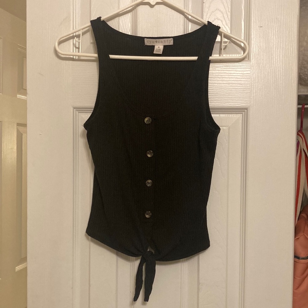 Slightly cropped tank top with tie